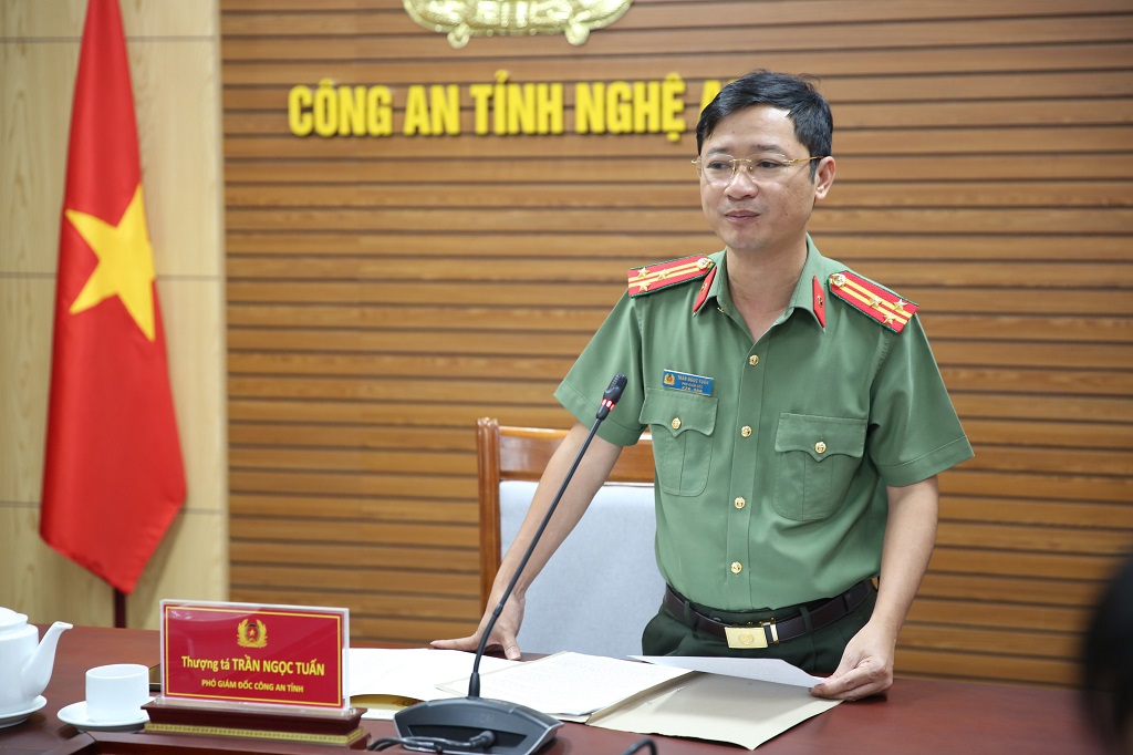 Đồng chí Thượng tá Trần Ngọc Tuấn, Phó Giám đốc Công an tỉnh phát biểu tại buổi làm việc