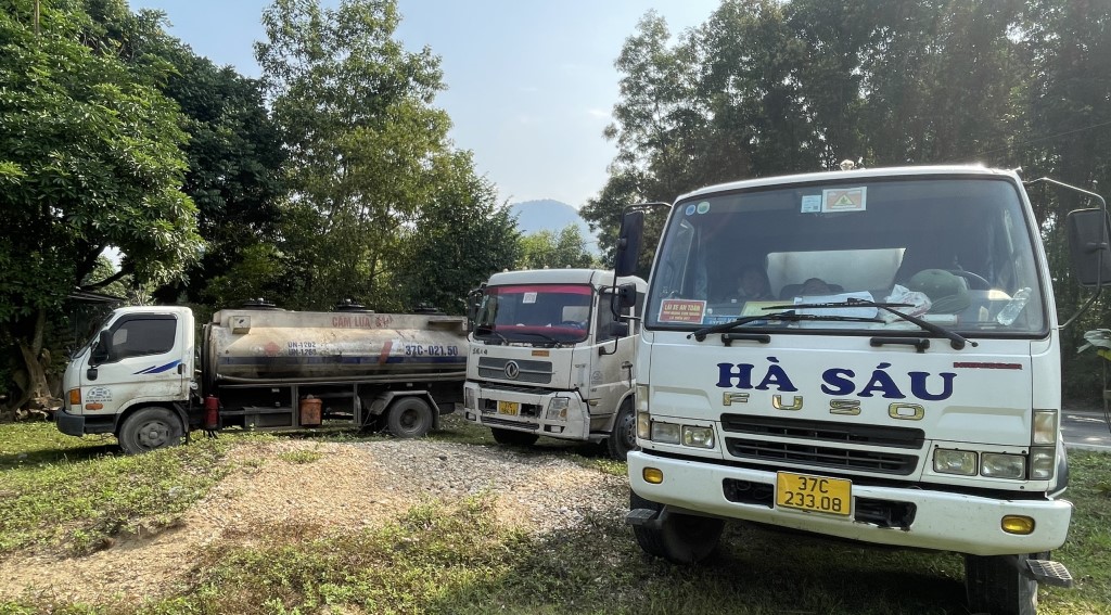 03 xe ô tô tẹc bị tạm giữ