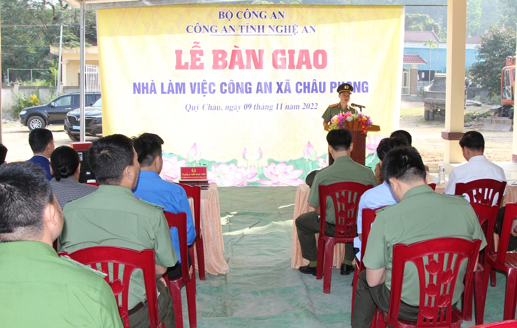 Toàn cảnh Lễ khánh thành nhà làm việc Công an xã Châu Phong, huyện Quỳ Châu