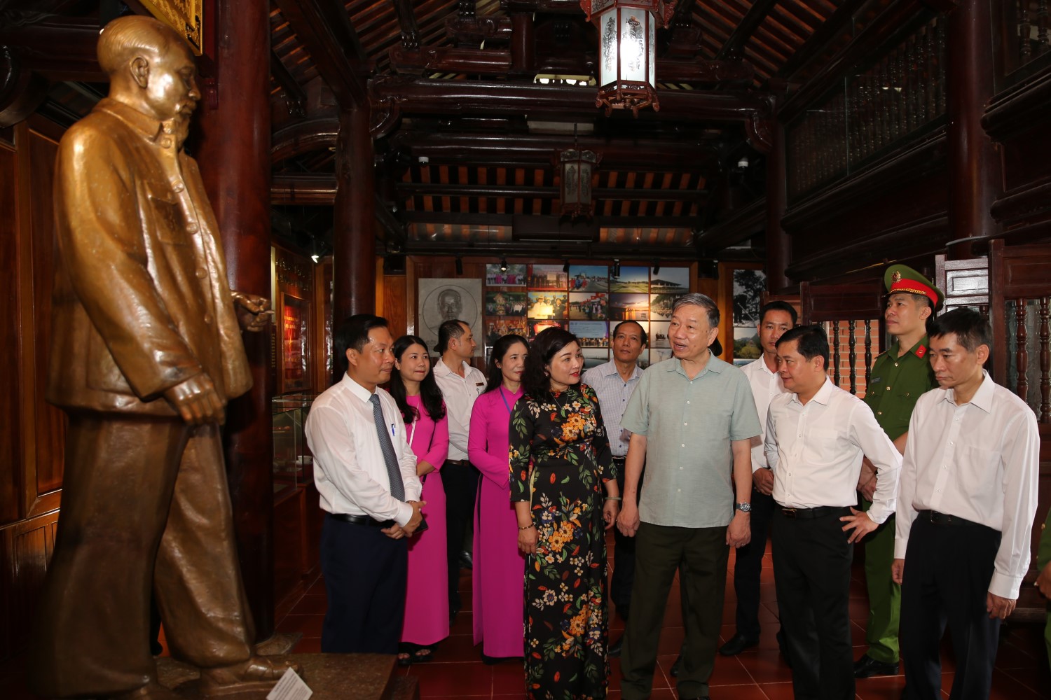 Tham quan Khu di tích Kim Liên  