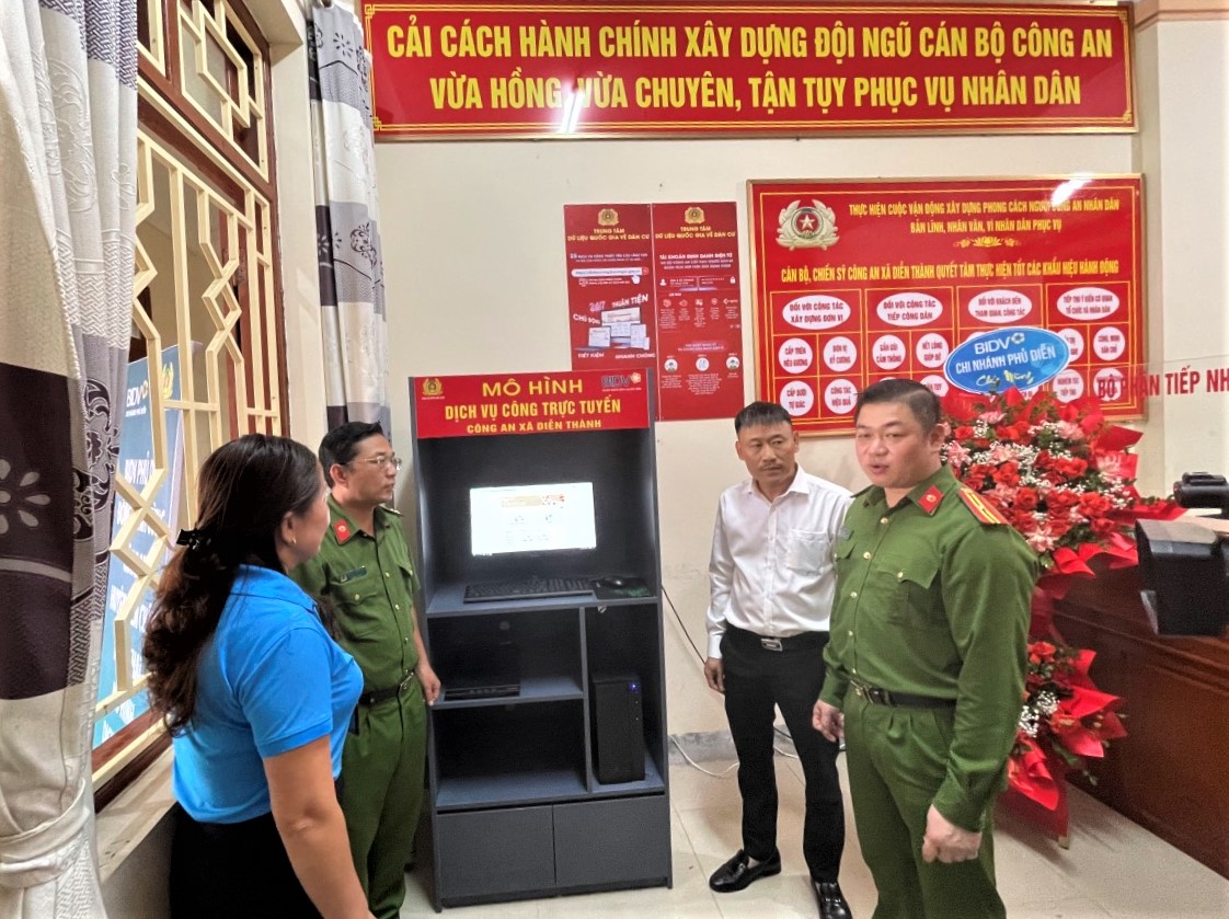 Hệ thống được đặt ở Bộ phận một cửa Công an các xã nên rất thuận tiện cho người dân