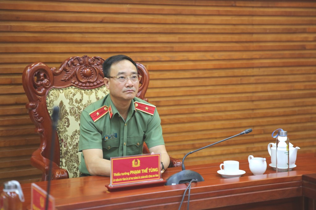 Đồng chí Thiếu tướng Phạm Thế Tùng, Giám đốc Công an tỉnh chủ trì Hội nghị tại điểm cầu Nghệ An