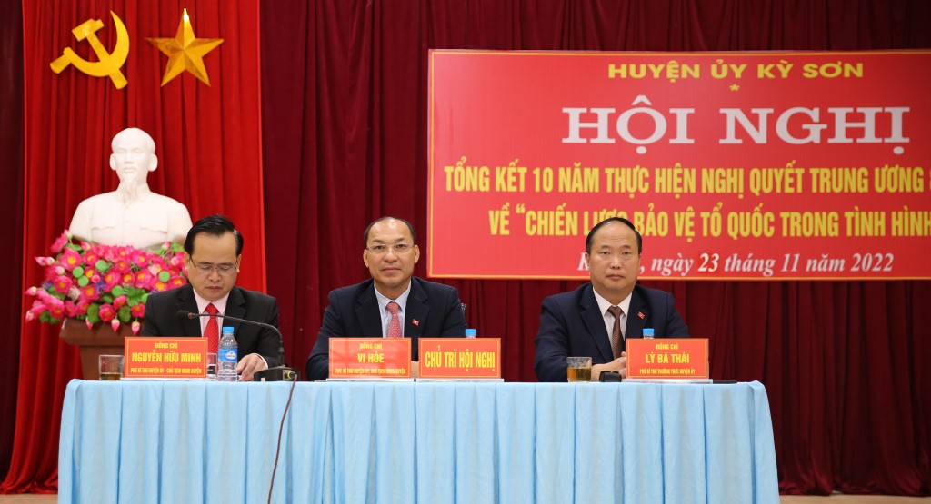 Các đồng chí chủ trì Hội nghị