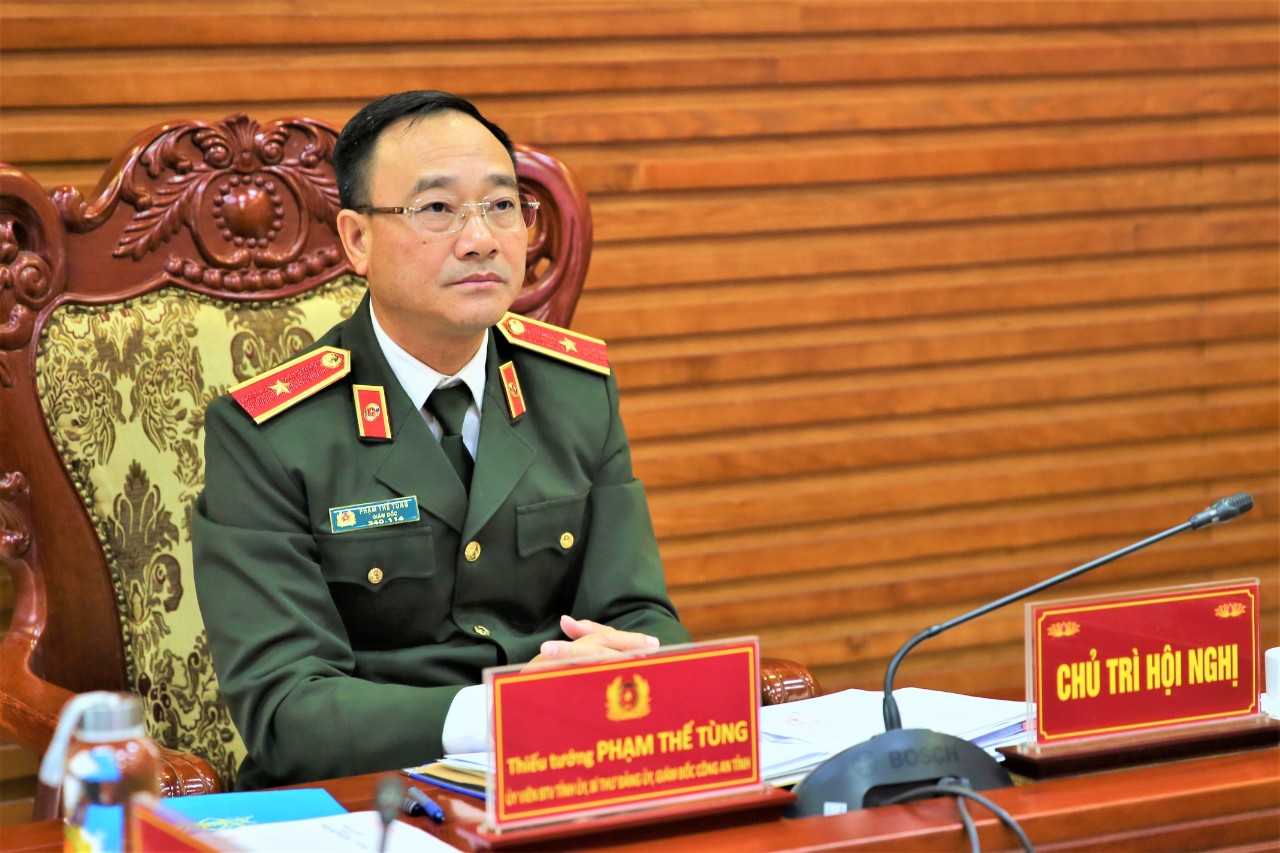 Đồng chí Thiếu tướng Phạm Thế Tùng, Ủy viên Ban Thường vụ Tỉnh ủy, Giám đốc Công an tỉnh chủ trì tại điểm cầu Nghệ An
