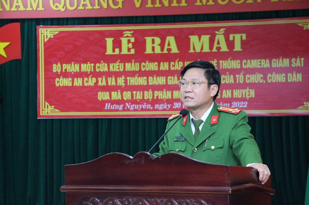 Đại diện lãnh đạo Công an huyện Hưng Nguyên phát biểu tại Lễ ra mắt