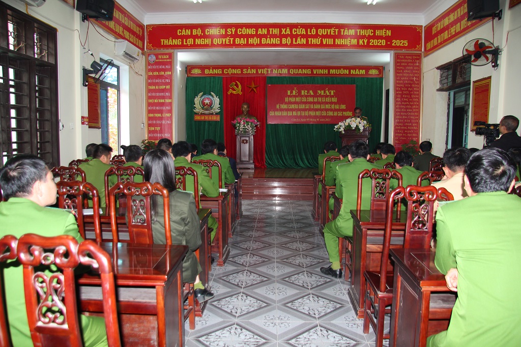 Toàn cảnh Lễ ra mắt Bộ phận một cửa kiểu mẫu tại Công an thị xã Cửa Lò