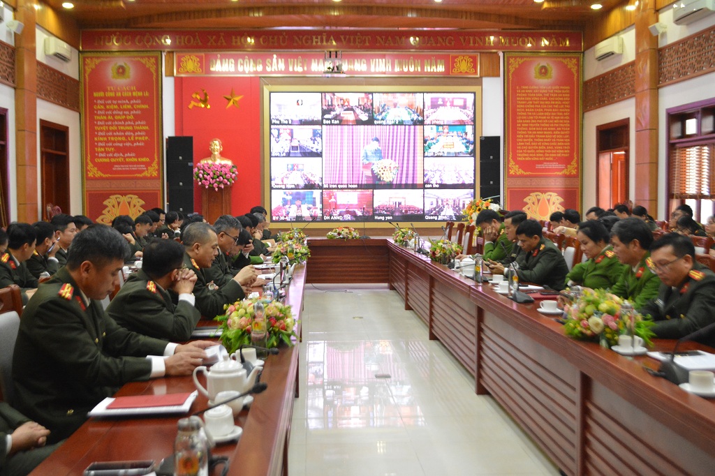 Các đại biểu lắng nghe các chuyên đề về công tác thanh tra