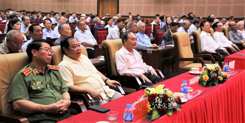 Các đại biểu dự buổi gặp mặt.