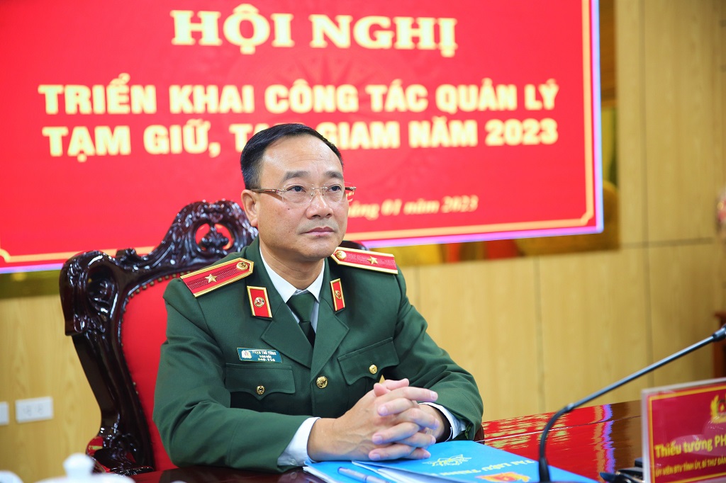 Đồng chí Thiếu tướng Phạm Thế Tùng - Giám đốc Công an tỉnh chủ trì hội nghị tại điểm cầu Công an Nghệ An