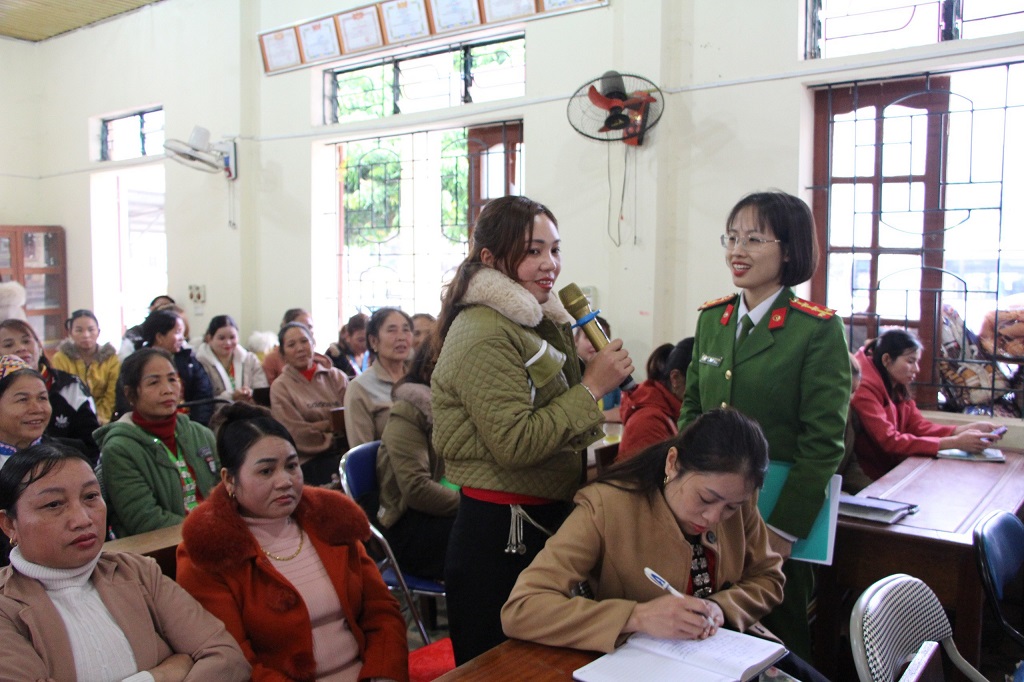 Tuyên truyền pháp luật tại các xã miền núi biên giới là hoạt động xuyên suốt của Hội Phụ nữ Công an tỉnh