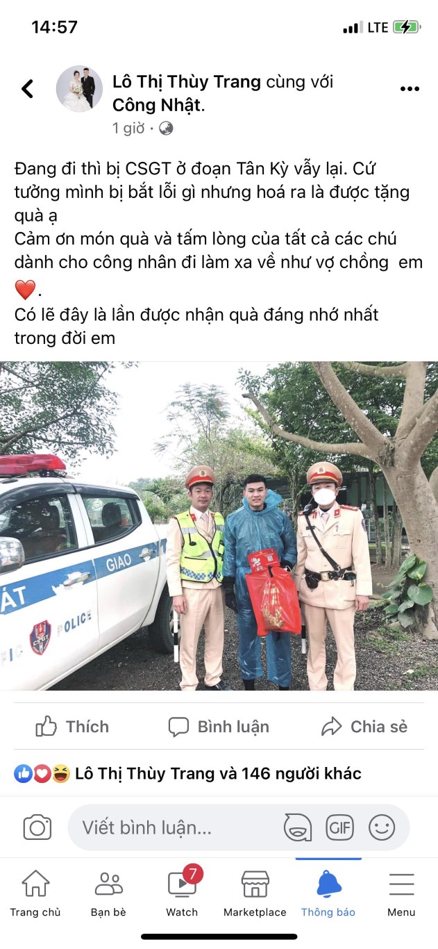 Một công nhân về quê đón Tết chia sẻ cảm xúc khá bất ngờ khi nhận được món quà từ CSGT  