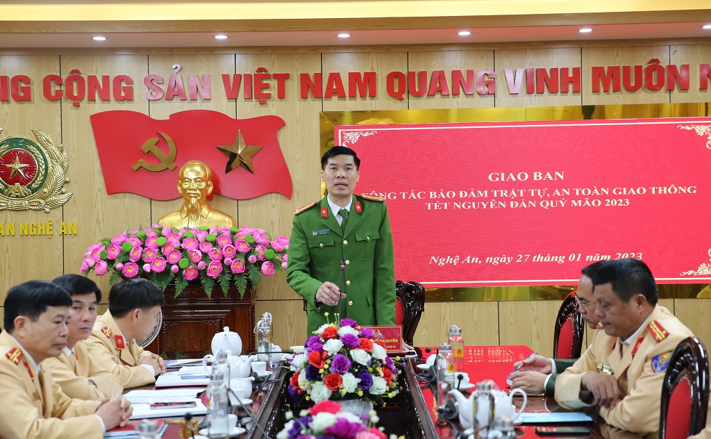 Đồng chí Đại tá Cao Minh Huyền - Phó Giám đốc Công an tỉnh phát biểu chỉ đạo