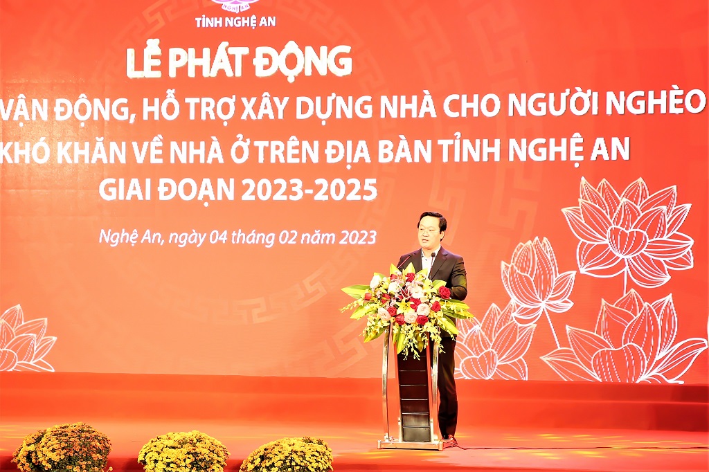 Đồng chí Nguyễn Đức Trung, Phó Bí thư Tỉnh ủy, Chủ tịch UBND tỉnh phát biểu tại chương trình