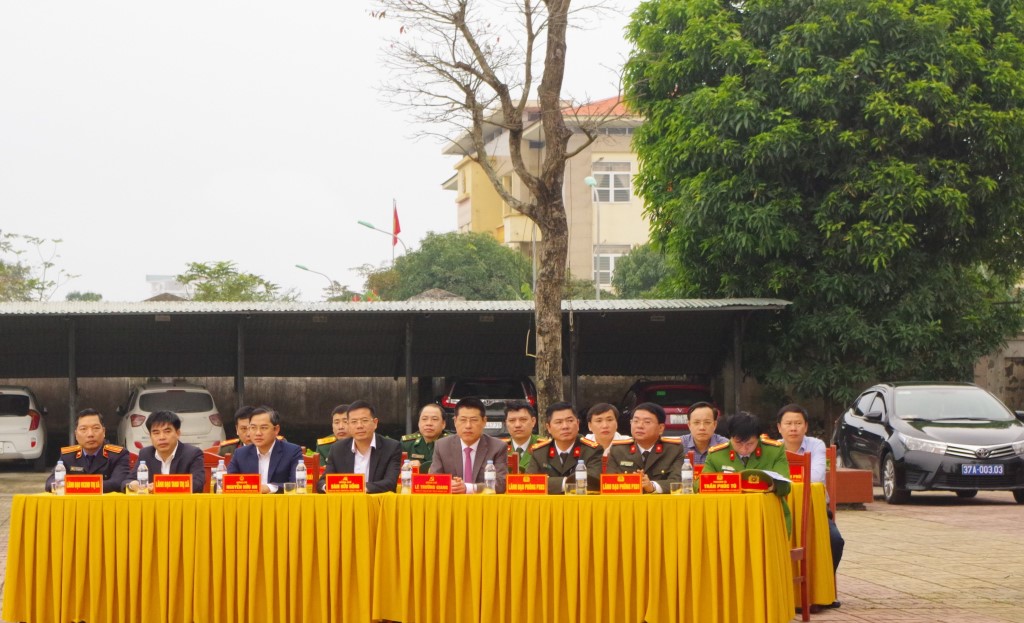 Các đại biểu tham dự buổi lễ