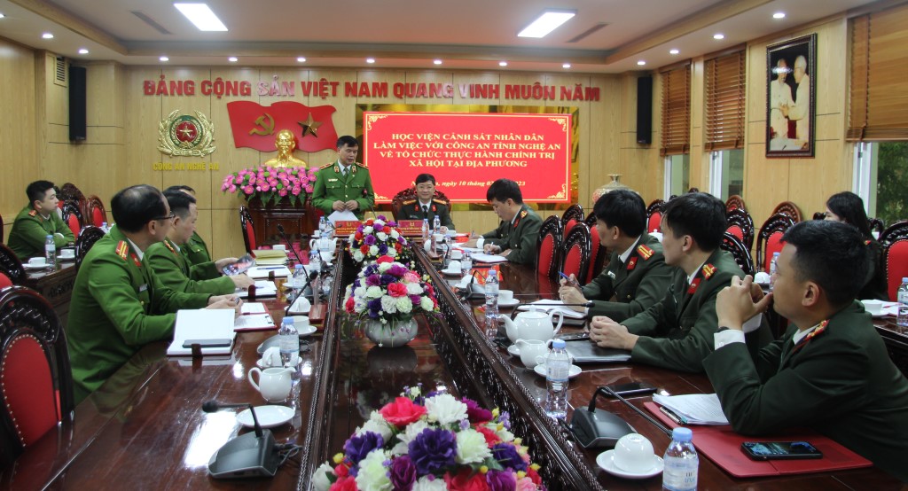 Toàn cảnh buổi làm việc