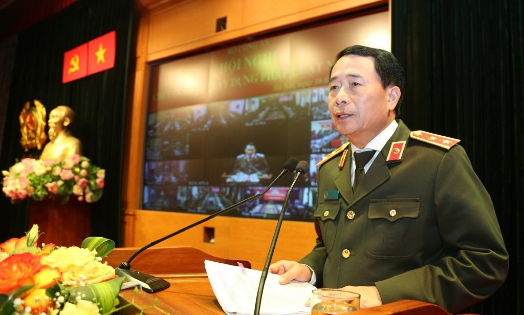 Đồng chí Trung tướng Lê Quốc Hùng, Ủy viên Trung ương Đảng, Thứ trưởng Bộ Công an phát biểu chỉ đạo Hội nghị