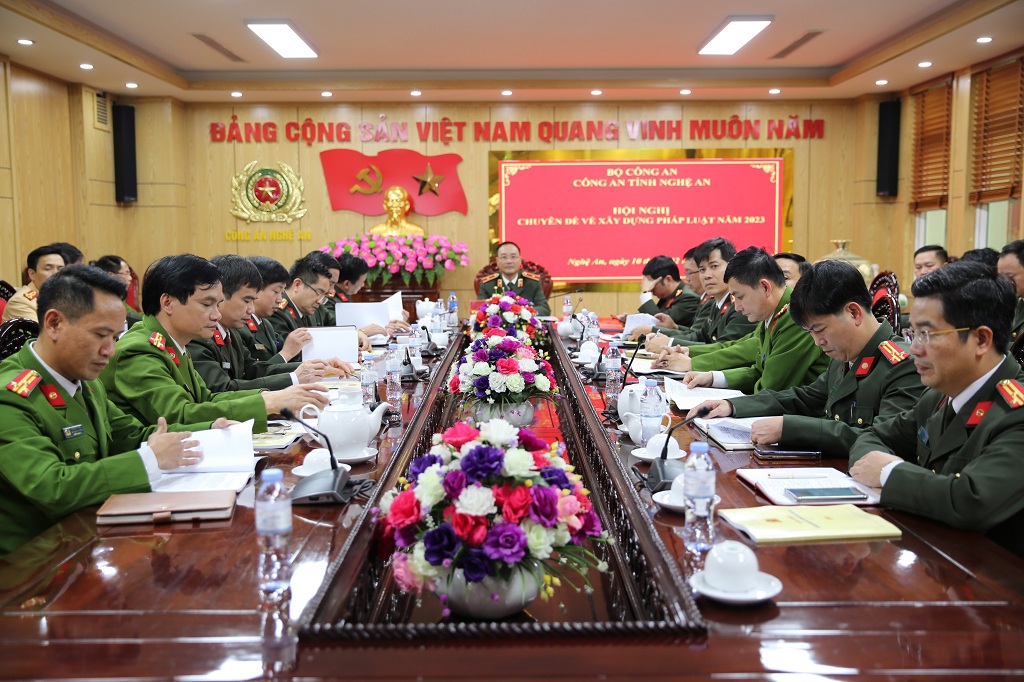 Tại điểm cầu Công an tỉnh Nghệ An