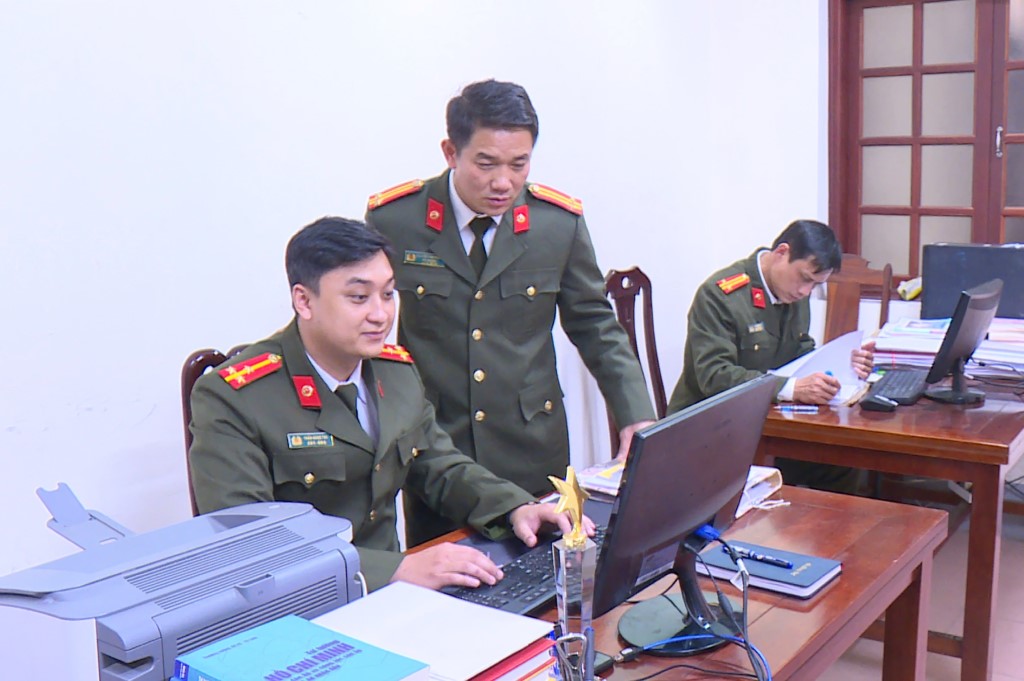 Cán bộ, chiến sĩ Phòng An ninh nội địa luôn chủ động nghiên cứu, tìm tòi và áp dụng nhiều giải pháp công tác góp phần hoàn thành xuất sắc nhiệm vụ được giao, được Ban Thường vụ Đảng, Lãnh đạo Công an tỉnh ghi nhận, đánh giá cao