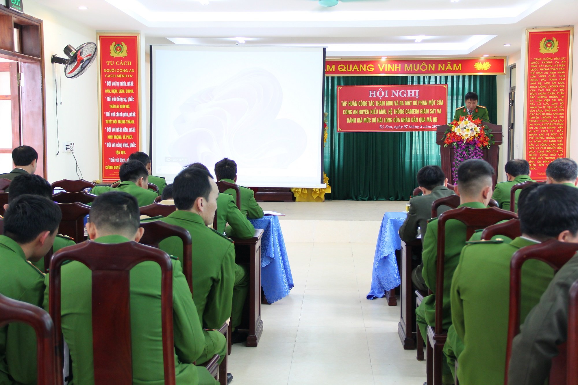 Toàn cảnh lễ ra mắt Bộ phận một cửa Công an cấp huyện kiểu mẫu tại Kỳ Sơn 