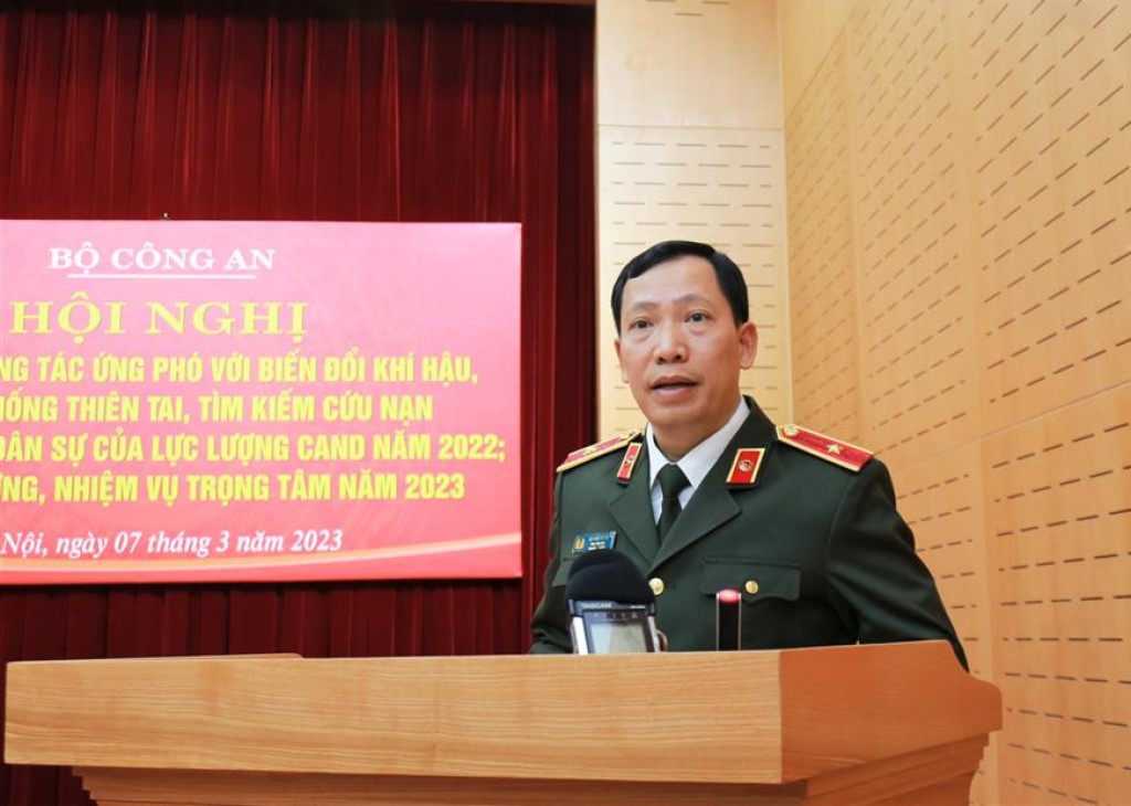 Đồng chí Thiếu tướng Lê Văn Tuyến, Thứ trưởng Bộ Công an phát biểu tại Hội nghị