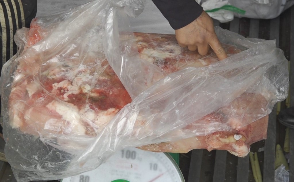 Gần 17 tấn động vật đông lạnh không rõ nguồn gốc bị lực lượng chức năng thu giữ
