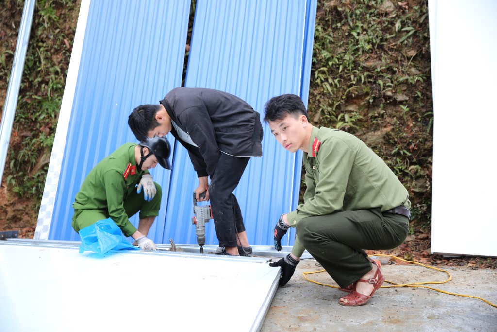 Lực lượng Công an hỗ trợ xây dựng nhà ở cho hộ nghèo