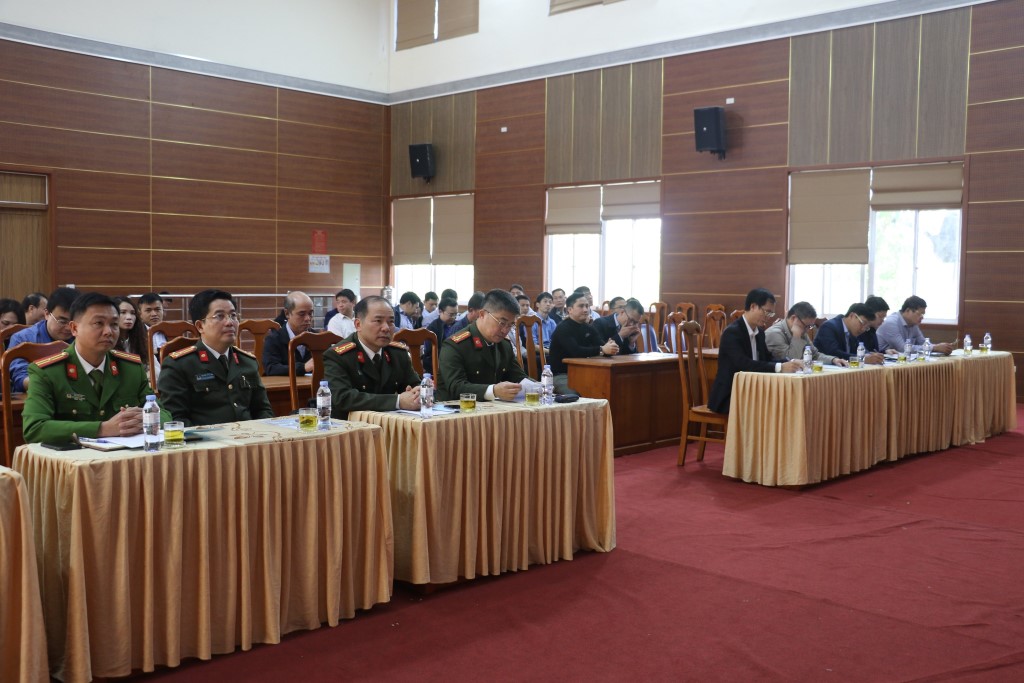 Các đại biểu tới dự