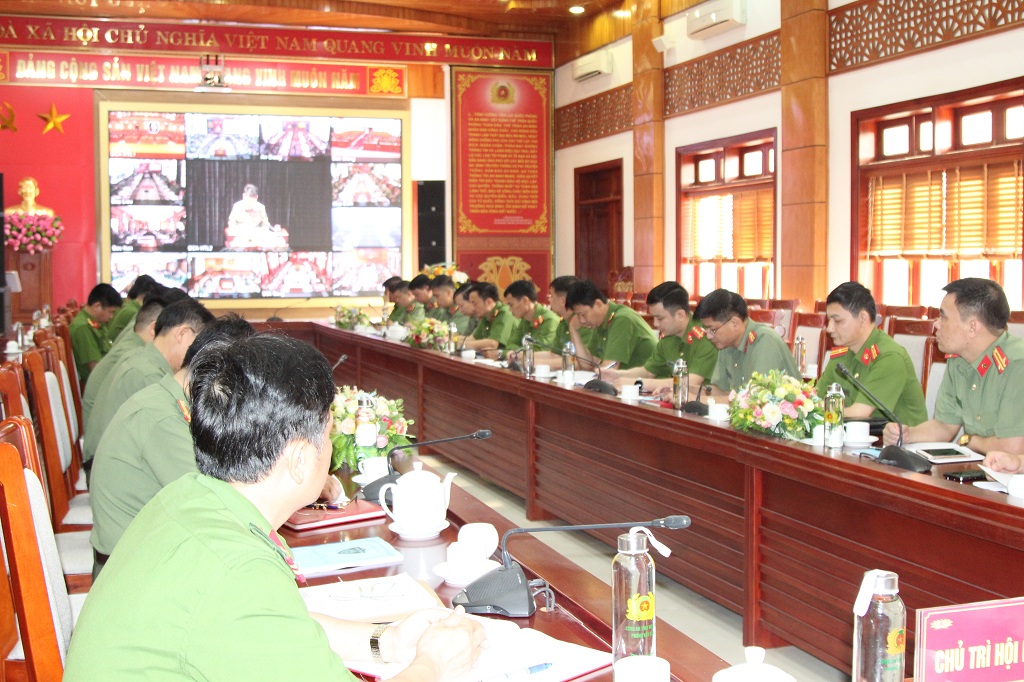 Hội nghị được tổ chức trực tuyến từ điểm cầu Bộ Công an đến Công an các đơn vị, địa phương