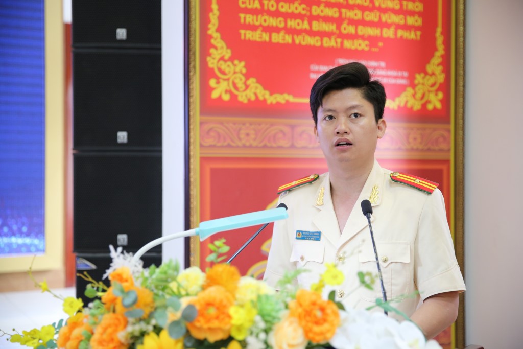 Bí thư Đoàn Thanh niên Công an tỉnh trình bày diễn văn kỷ niệm Ngày thành lập Đoàn TNCS Hồ Chí Minh