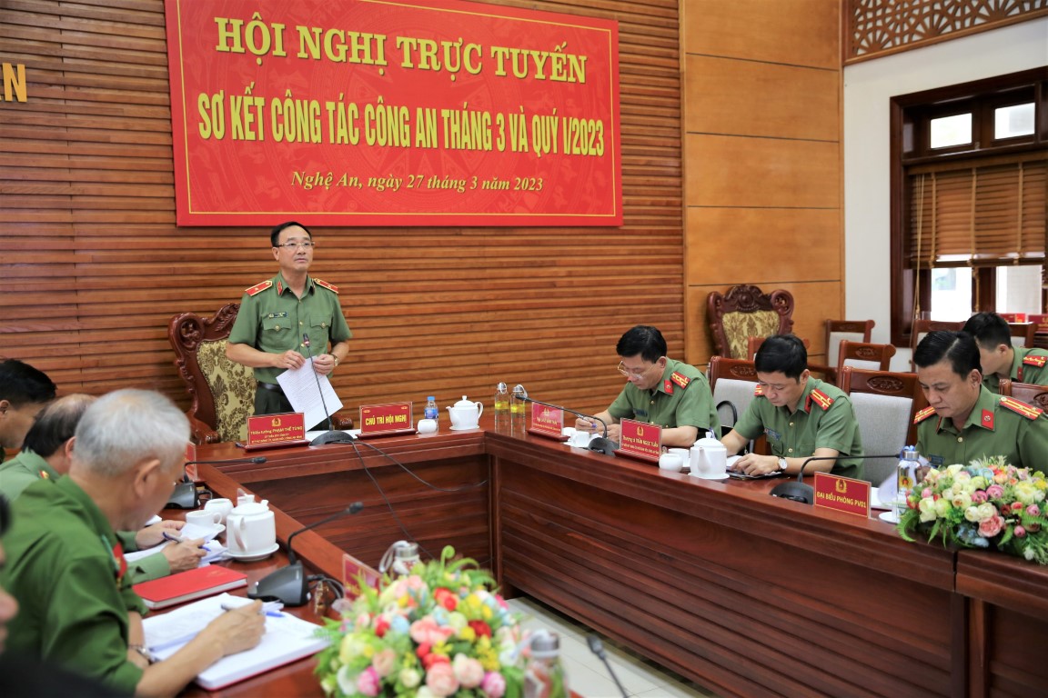 Đồng chí Thiếu tướng Phạm Thế Tùng, Uỷ viên Ban Thường vụ Tỉnh uỷ, Bí thư Đảng uỷ, Giám đốc Công an phát biểu bế mạc Hội nghị
