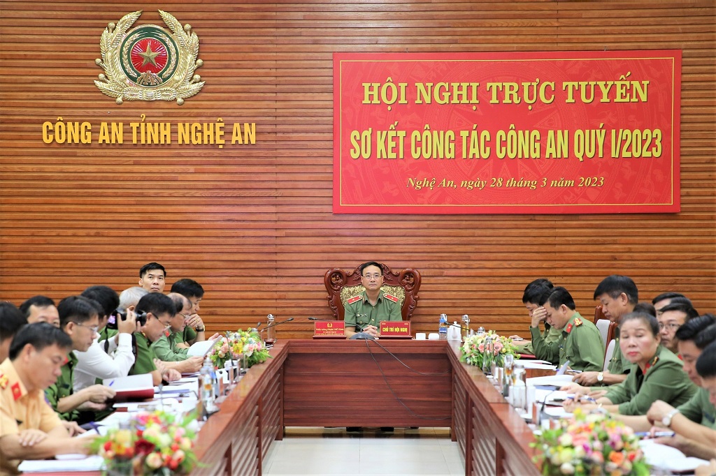 Các đại biểu dự Hội nghị tại điểm cầu Công an Nghệ An 