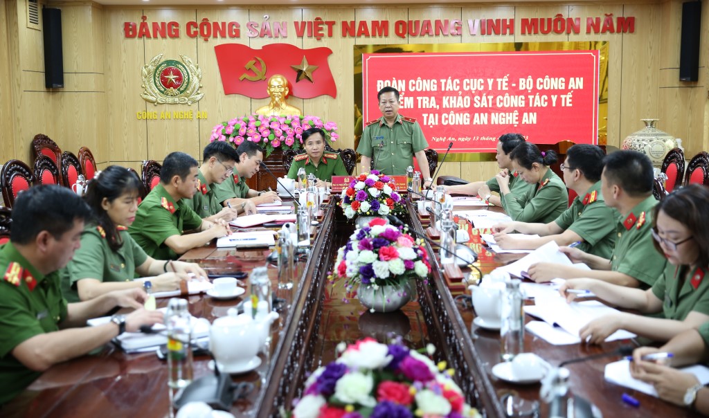 Toàn cảnh buổi làm việc