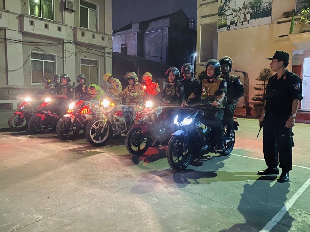 Tổ 515 trước giờ tuần tra