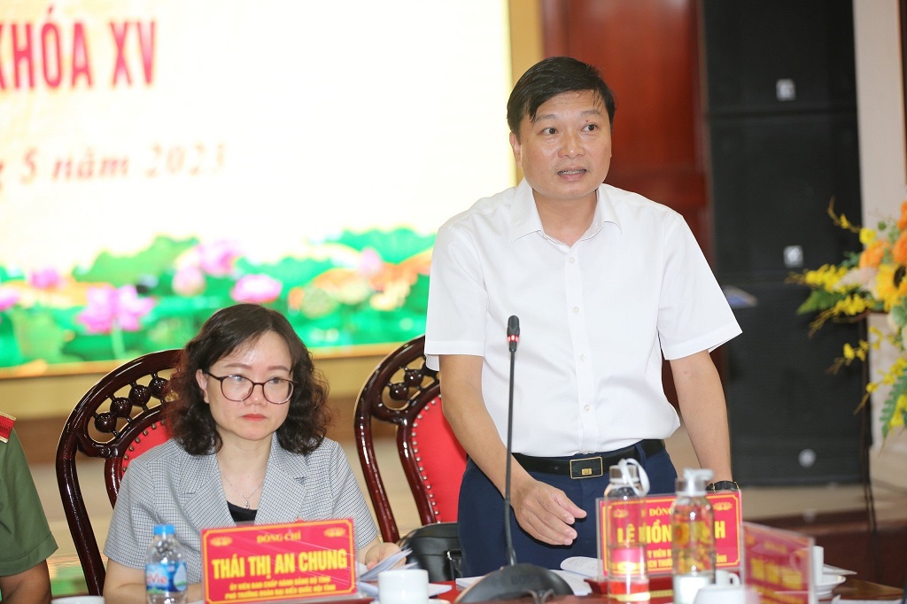 Các đại biểu tham dự Hội thảo trình bày ý kiến