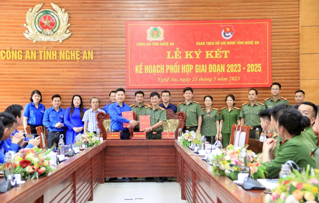 Lễ ký kết giữa Công an tỉnh và Tỉnh đoàn Nghệ An về kế hoạch phối hợp giai đoạn 2023 -2025