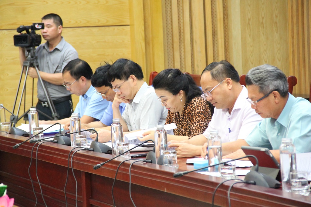 Lãnh đạo các Sở, Ban, ngành dự Hội nghị