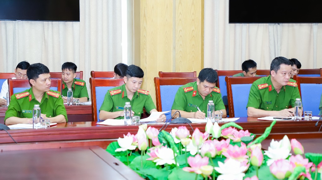 Lãnh đạo công an các đơn vị, địa phương tham dự Hội nghị