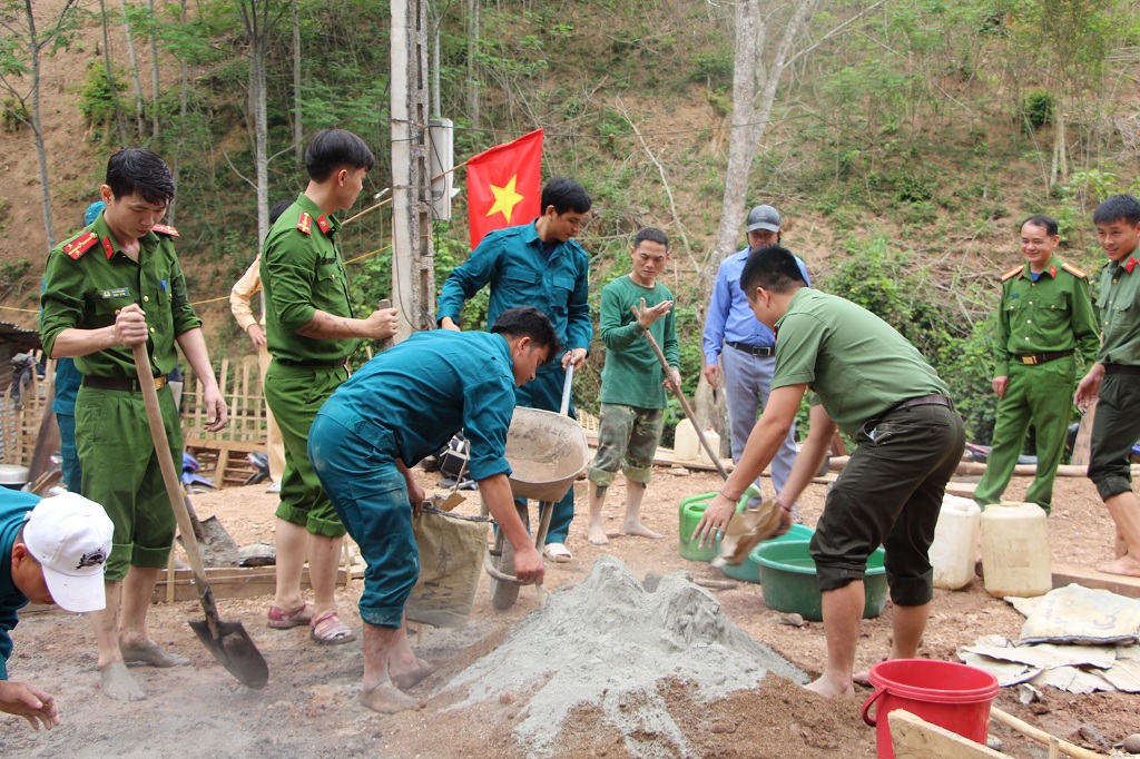 Công an Nghệ An  phối hợp với mặt trận Tổ quôc Nghệ An hỗ trợ xây dựng hàng nghìn ngôi nhà tình nghĩa