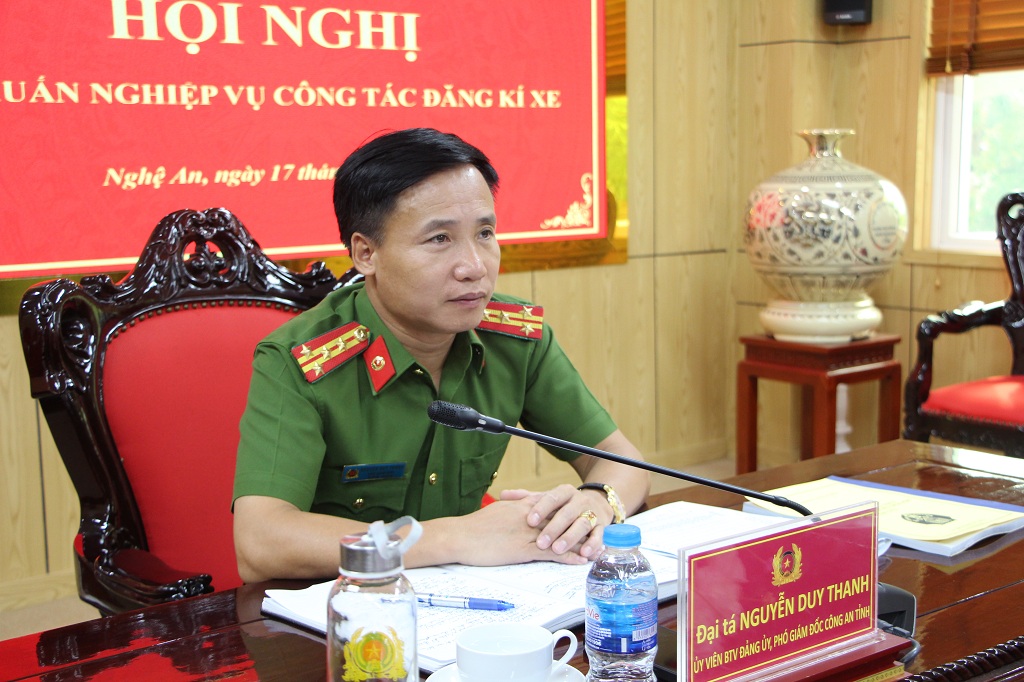 Đồng chí Đại tá Nguyễn Duy Thanh, Phó Giám đốc Công an tỉnh chủ trì tại điểm cầu Công an tỉnh Nghệ An