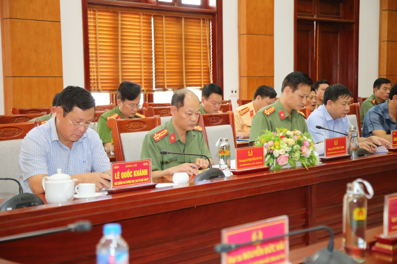 Đại biểu Bộ Công an và Tỉnh ủy dự Hội nghị