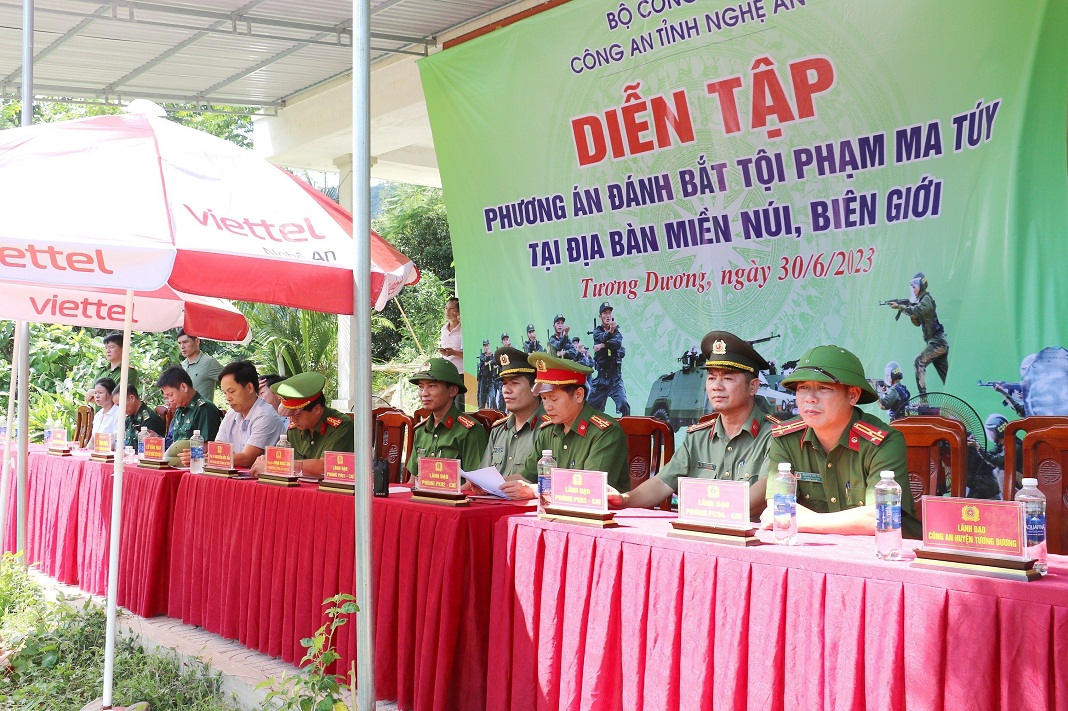 Các đại biểu tham dự buổi diễn tập