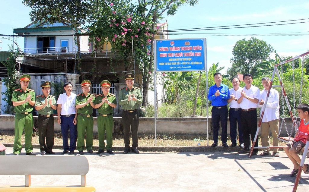 Bàn giao khu vui chơi thiếu nhi tại xã Trung Phúc Cường, huyện Nam Đàn