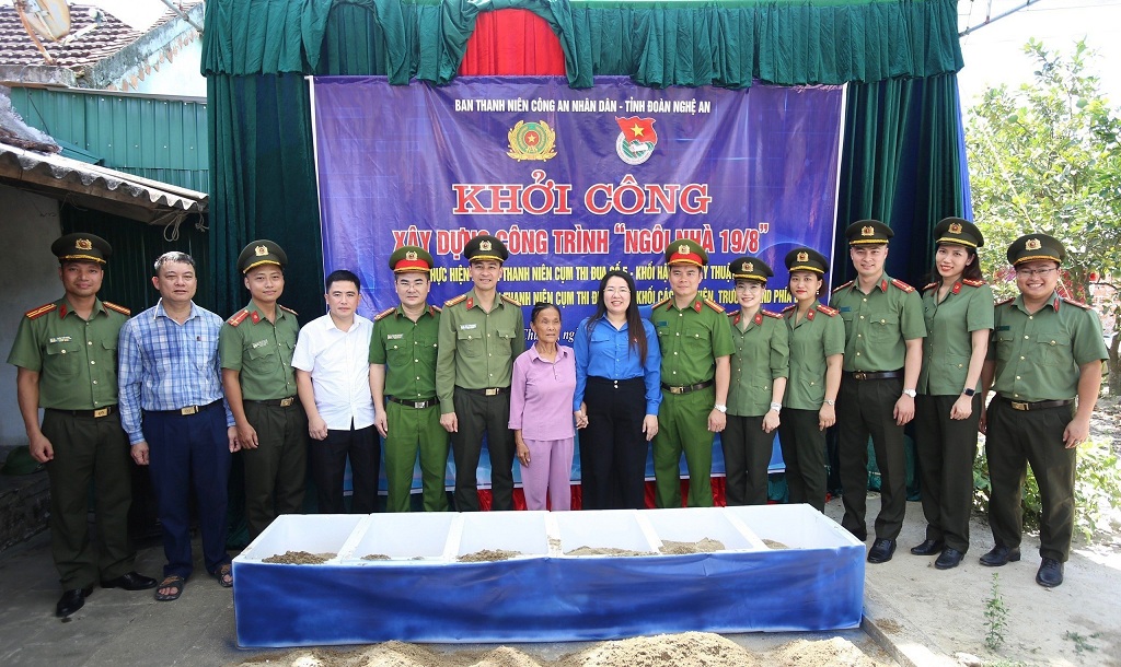 Lễ khởi công xây dựng Nhà 19/8 tại xã Thanh Hương, huyện Thanh Chương