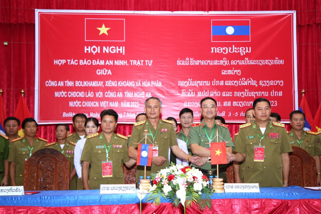 Công an 04 tỉnh thể hiện tình đoàn kết, hữu nghị tại Lễ ký kết Biên bản ghi nhớ hợp tác bảo đảm an ninh trật tự năm 2023