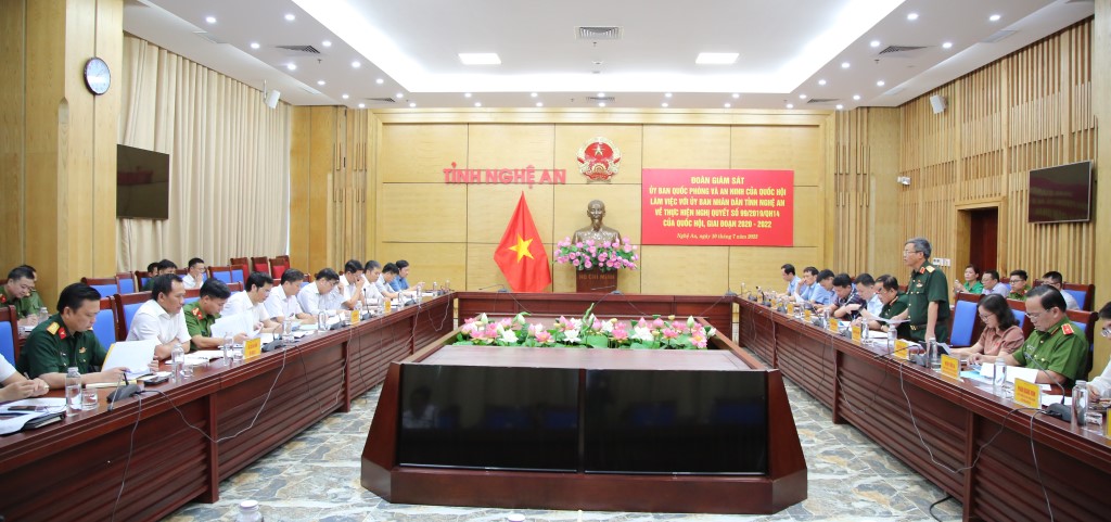 Quang cảnh buổi làm việc