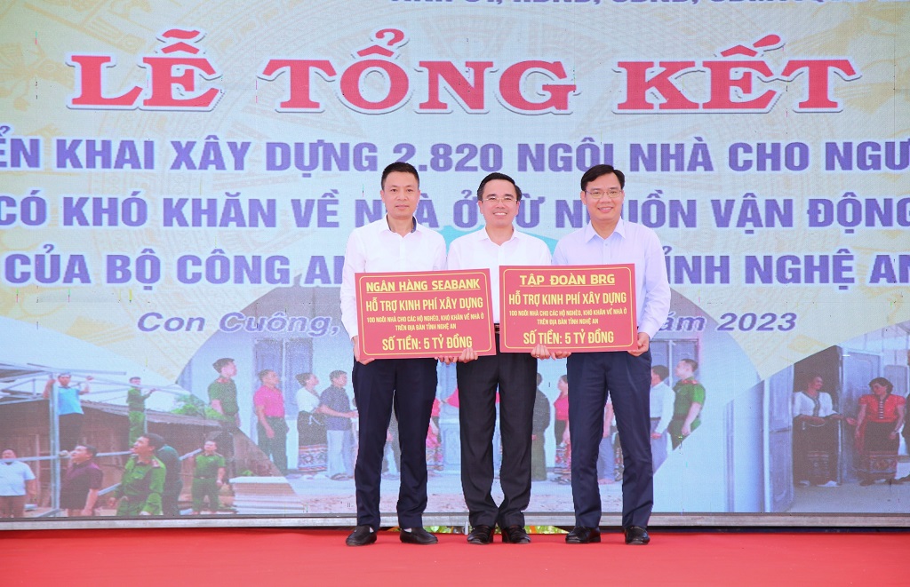 UBMTTQ tỉnh tiếp nhận hỗ trợ kinh phí xây dựng nhà cho người nghèo