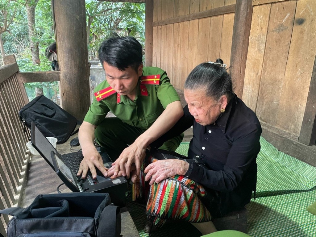 Công an Nghệ An hoàn thành cấp căn cước công dân cho người dân đủ điều kiện