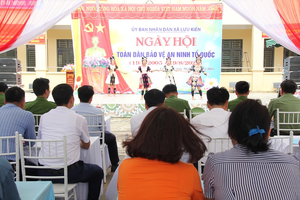 Quảng cảnh Ngày hội toàn dân bảo vệ an ninh Tổ quốc  tại xã Lưu Kiền, huyện Tương Dương