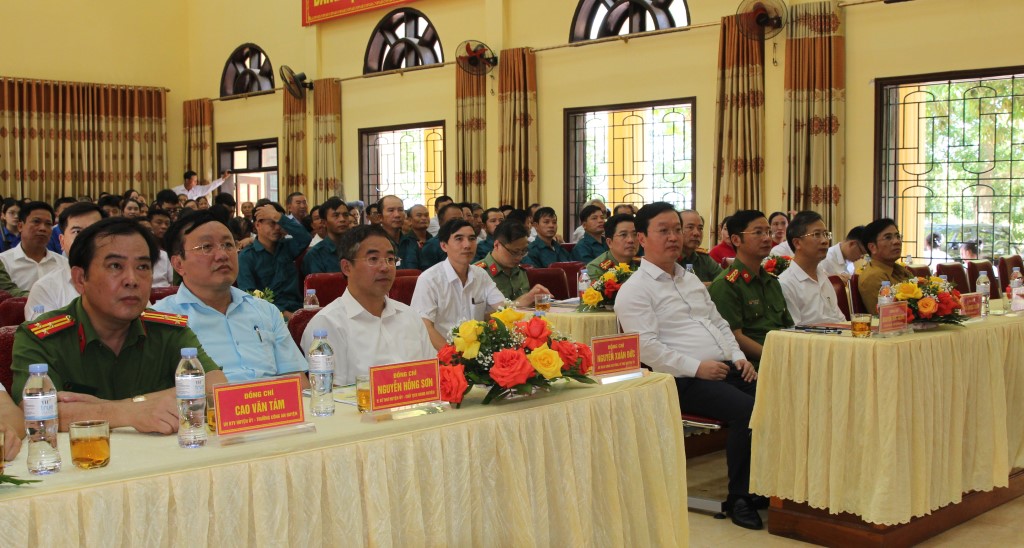 Các đại biểu tới dự