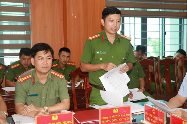 Các đại biểu tham luận tại hội nghị 